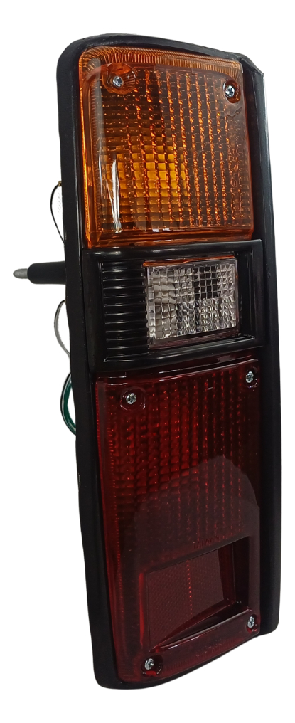 CALAVERA TY PICK UP 79-83 FILO NEGRO C/FOCO LUCID DEPO (U.T.P) IZQ