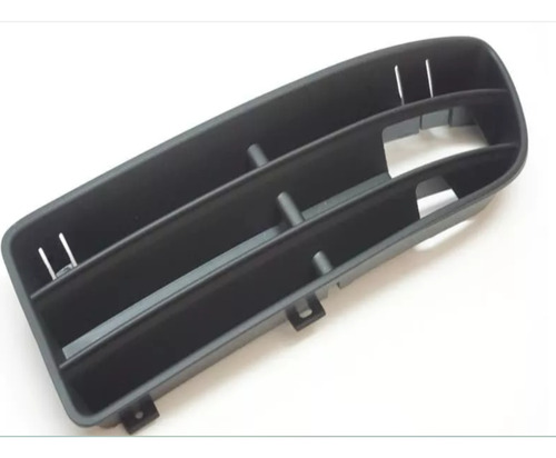 REJILLA FASCIA DELANTERA VW JETTA 99-07 S/HOYO P/FARO GL/GLS/GLX/TDI/VR6/SOCCER/EUROPA/COMFORTLINE L4/L5/V6 4/5/6 CILINDROS 1.8/1.9/2.0/2.5/2.8L 4 PUERTAS IZQ