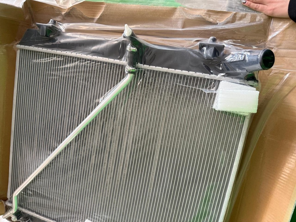 Radiador Toyota Hiace 2011 2012 2013 2014 2015 2016 Polar