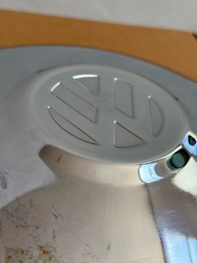 POLVERA CENTRO RIN VW SEDAN CROMADA PZ C/DETALLE