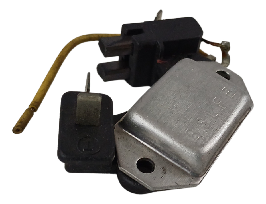 Regulador Datsun Hitachi Con Porta Carbon A Un Lado 12v