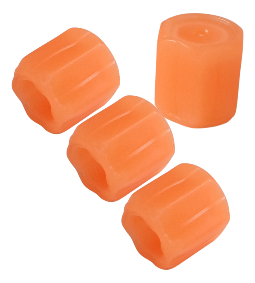 TAPON DE VALVULA DE PLASTICO LUZ NOCTURNA COLOR NARANJA 4 PZAS