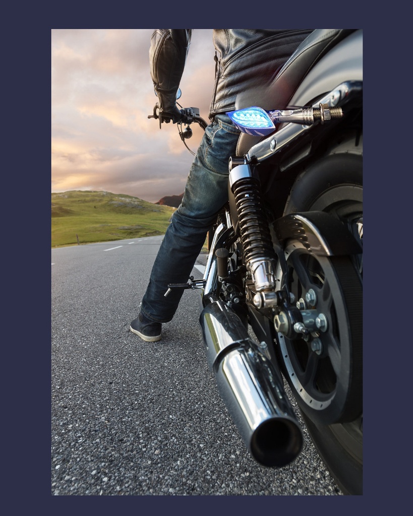 DIRECCIONAL MOTO LED AZUL MANO CALAVERA