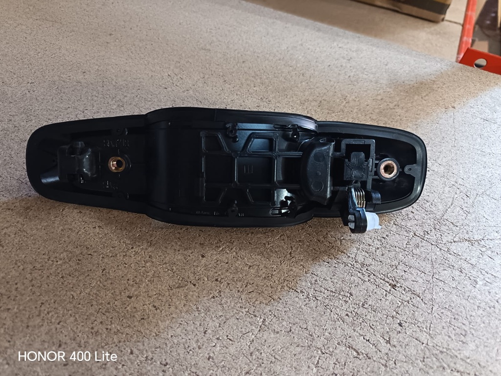 MANIJA EXTERIOR SZ VITARA 99-05  CV TRACKER 99-08  CORRUGADA NEGRA PLASTICO HUSHAN Izquierdo Delantera/Trasera  