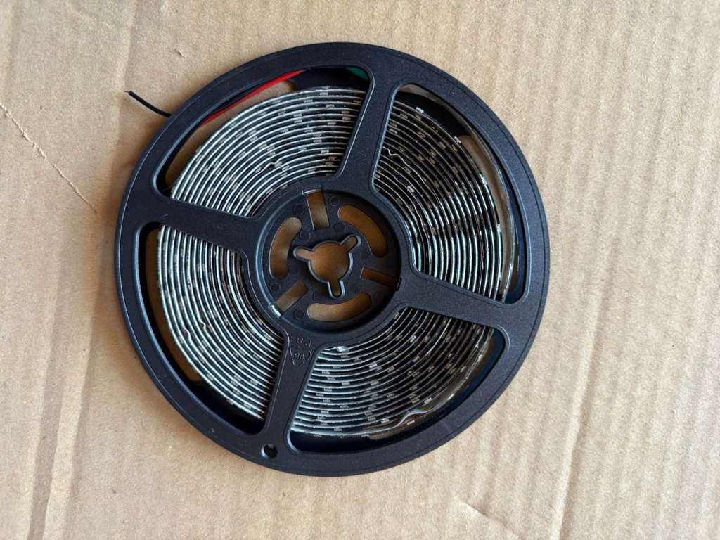 TIRA LED FLEX VERDE X METRO FONDO NEGRO 
