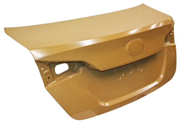 TAPA CAJUELA YARIS 18-22 4P 452