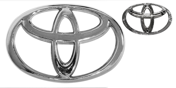 ESCUDO TOYOTA PU 88-93 CROMO 8.8x5.6cm