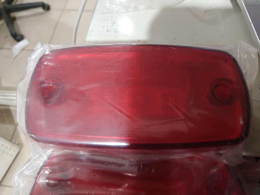 PLAFON HELLA 3 LEDS ROJO