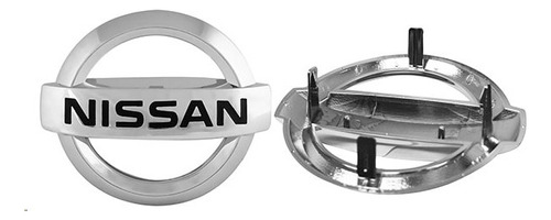 EMBLEMA LOGO DELANTERO NS VERSA 12-15 CR