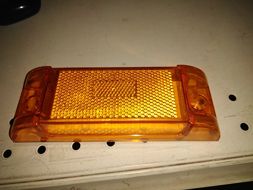 PLAFON RECTANGULAR REFLEJANTE 1 LED AMBA