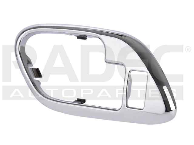 MANIJA INTERIOR CV CHEYENNE/CUSTOM 95-98/SUBURBAN 95-99/SILVERADO 95-98/TAHOE 95-99  GM SIERRA/YUKON 95-98  CD ESCALADE ESV 95-00  CV PICK UP 95-98  BISEL CON HOYO CROMO PLASTICO HUSHAN Izquierdo Delantera/Trasera  