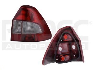 [017-1217-30] CALAVERA FD FIESTA/IKON 04-07 4 PUERTAS BLANCO/ROJO S/FOCO DEPO DER