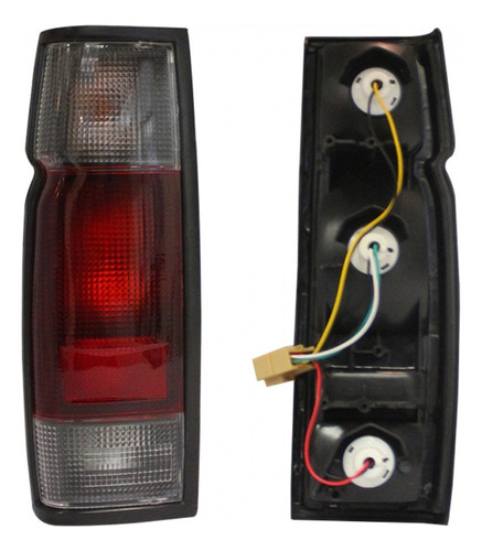 [017-2305-07] CALAVERA NS D21/D22 02-15 MEXICO C/FOCO LUCID DEPO (U.T.P) IZQ