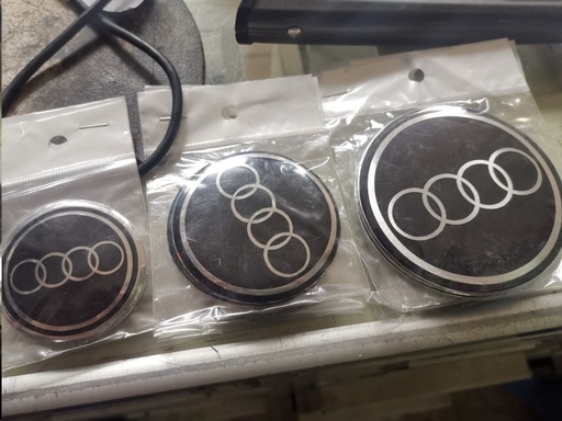 [EMBL5002G] EMBLEMA CENTRO RIN AUDI GRANDE